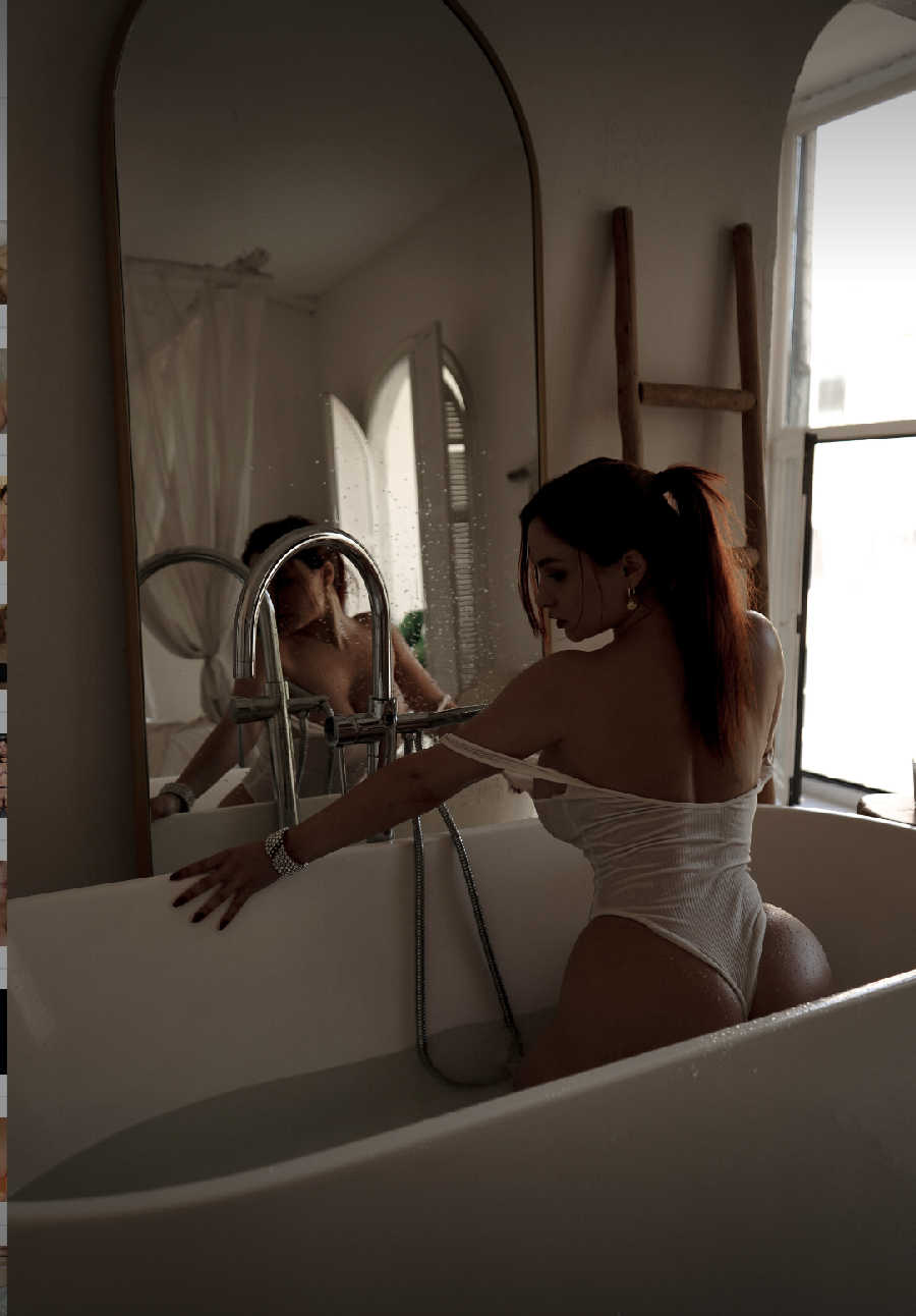 A playful frame from Miranda Faith nude — online in Washington