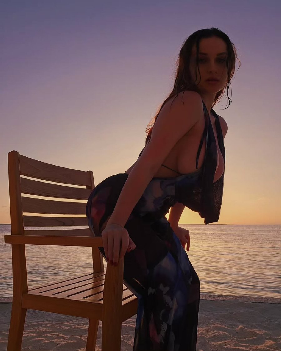 Sexy girl Miranda Faith nude in Washington