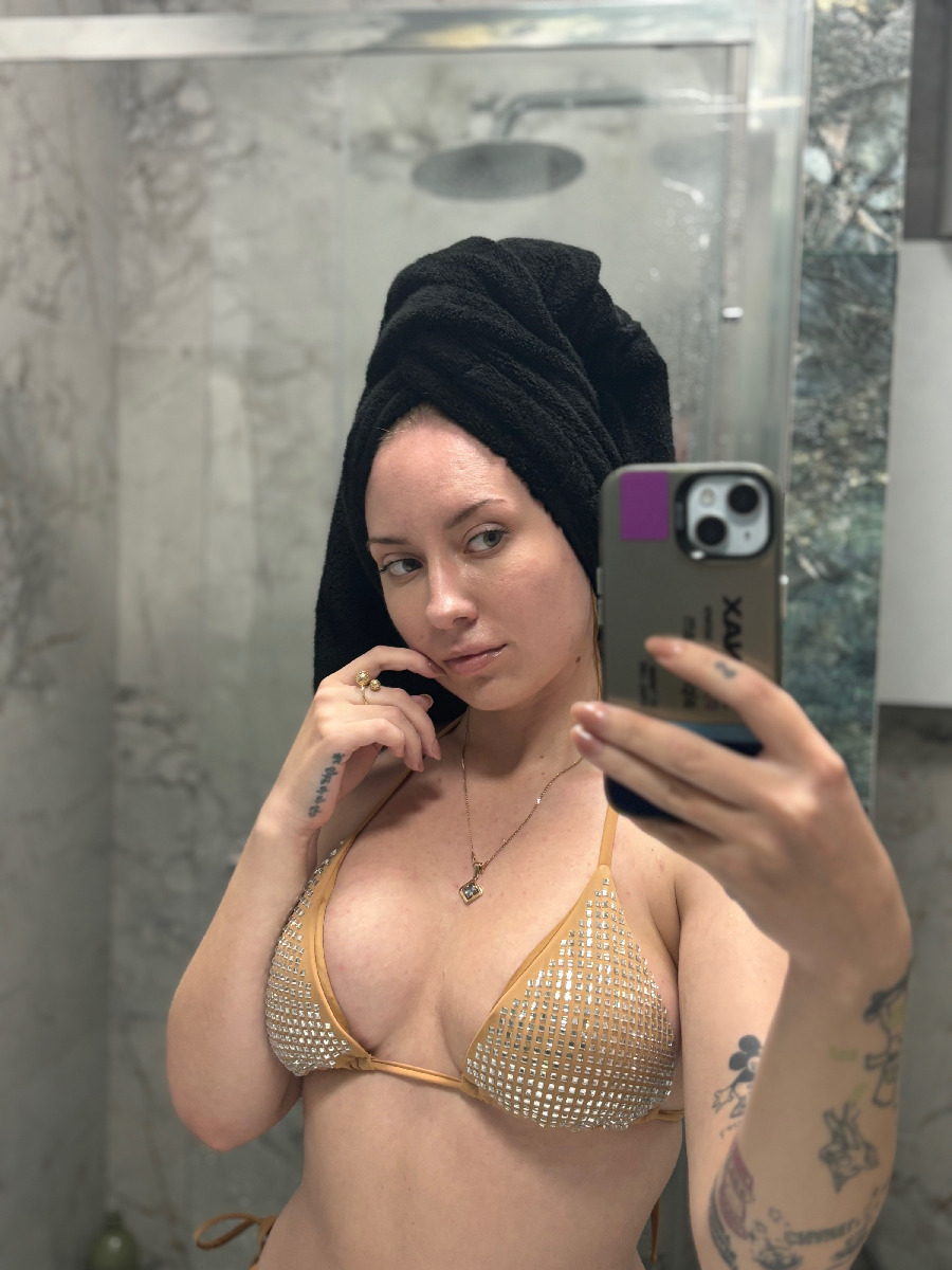 Nude girl KateV in Washington