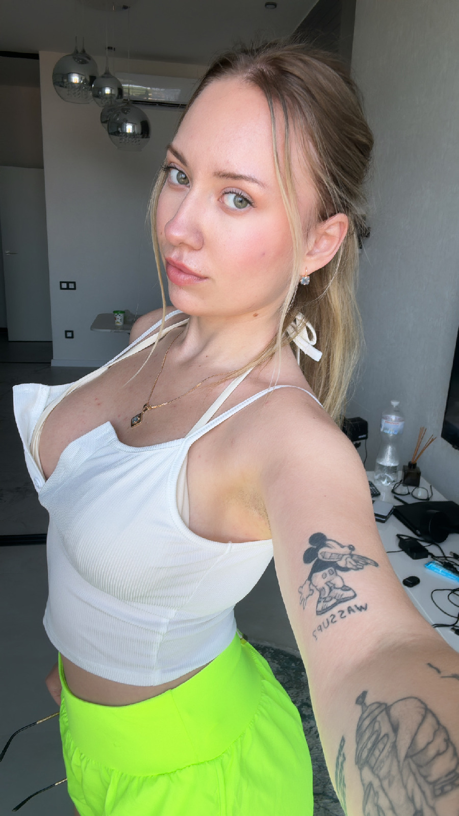 KateV in her underwear in Washington