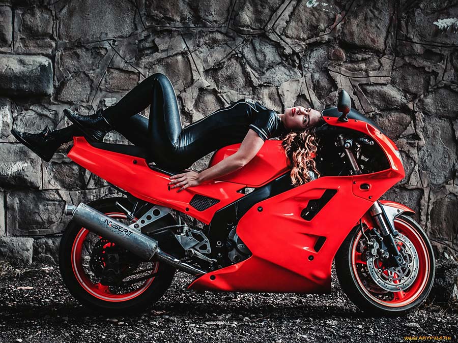 Beautiful girl Beautiful girls and motorcycles in Washington